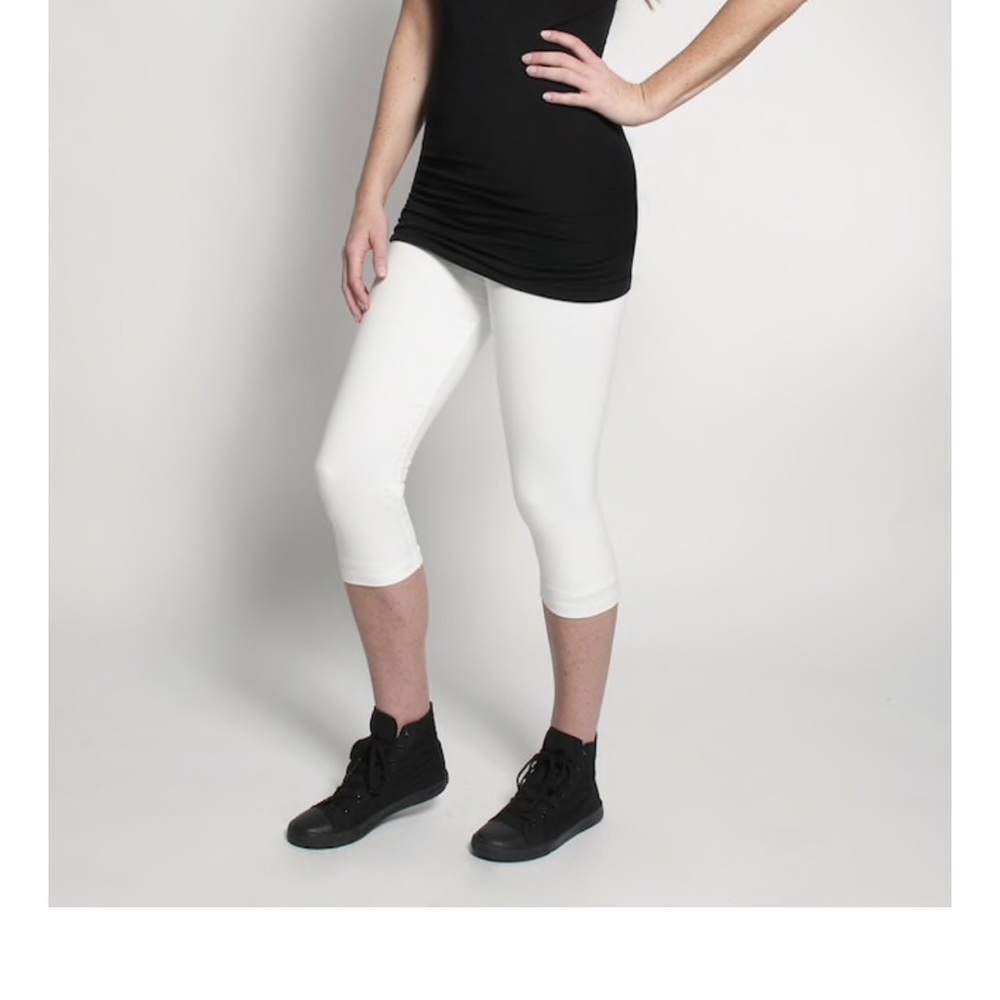 NWT Hold Your Haunches White Capris 2XL